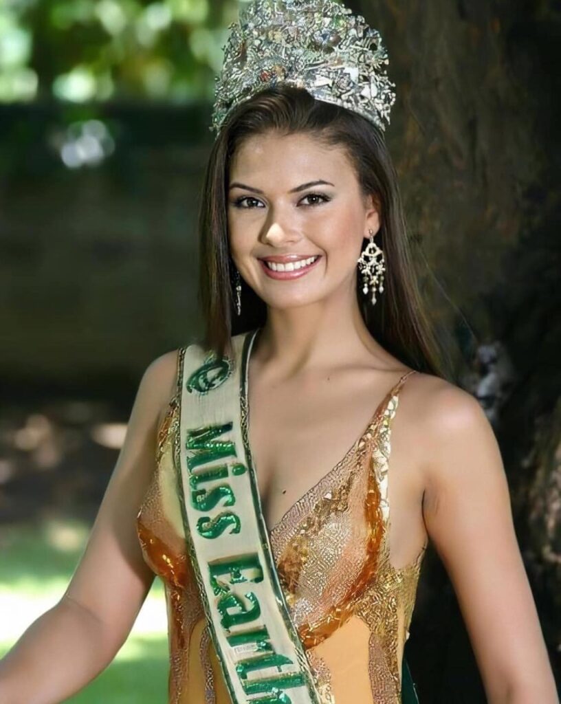 PRISCILLA MEIRELLES Miss Earth 2004