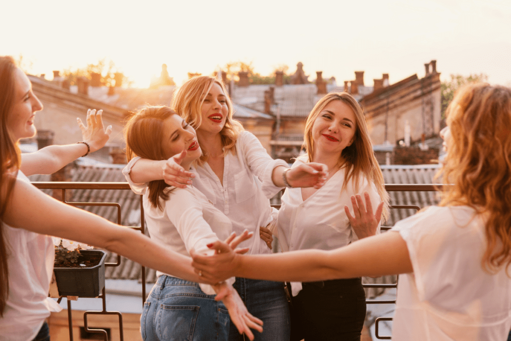 WOMEN having fun bonding